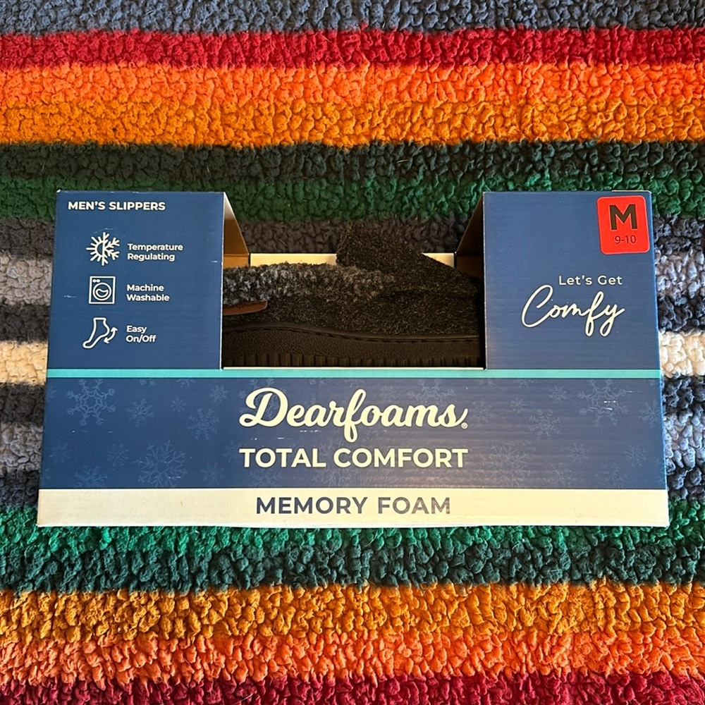 Men’s Dearfoams Slippers New in Box Size 9-10